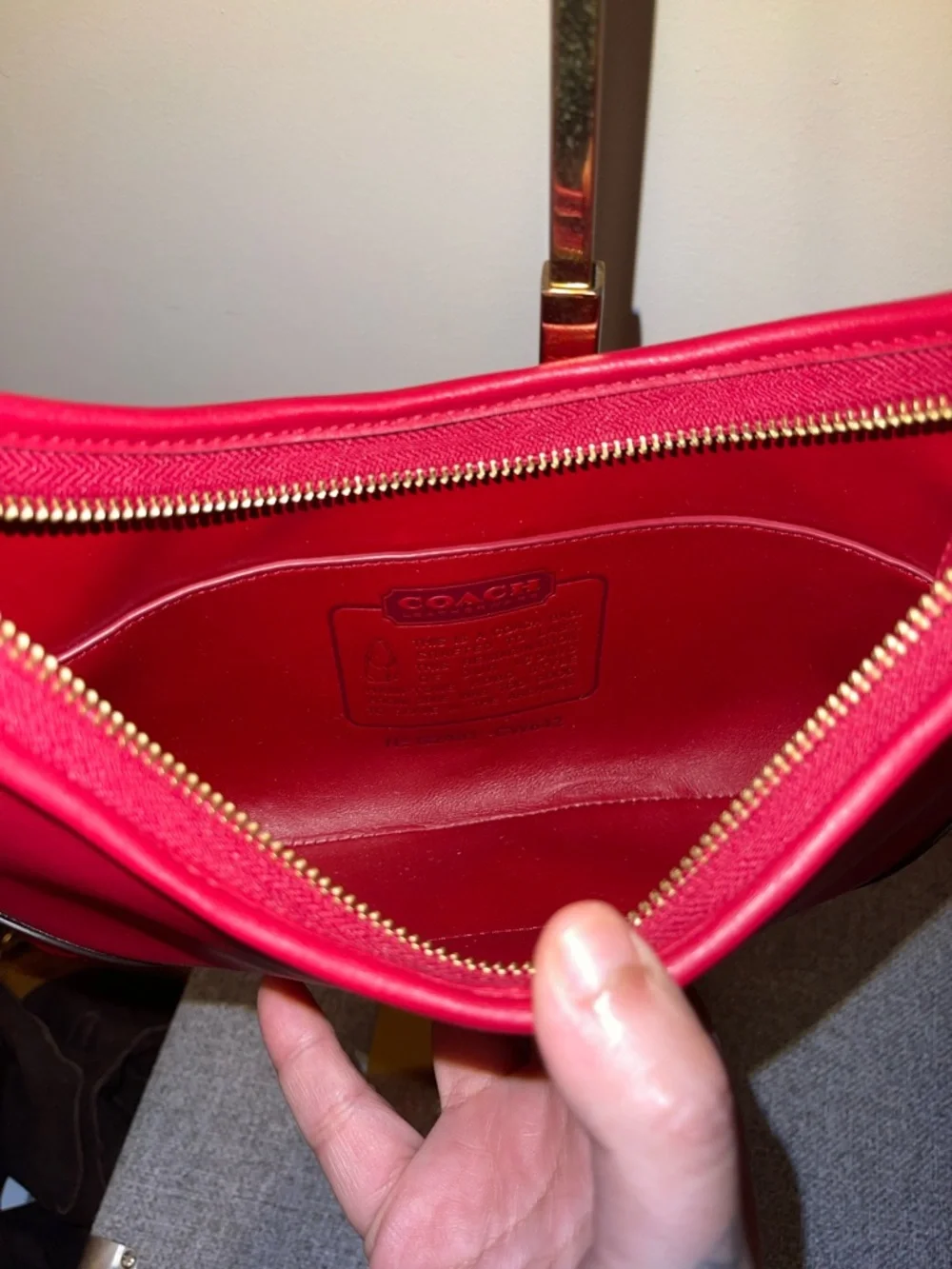 Coach Hampton - Picture 8 of 8